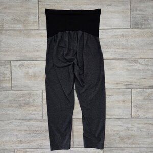 A Pea In The Pod Maternity Leggings Women's Black and Grey Workout Activewear M